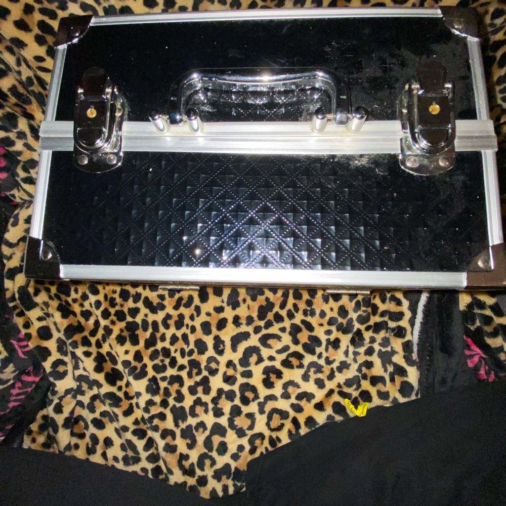 Caboodles Lovestruck 11.75 Ultimate Makeup Train Case, Black